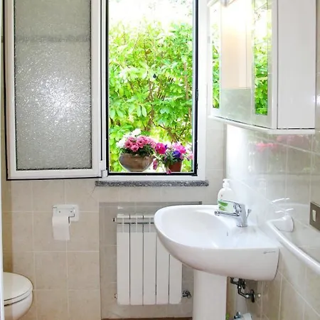 Mimosa - Vlo200 By Interhome